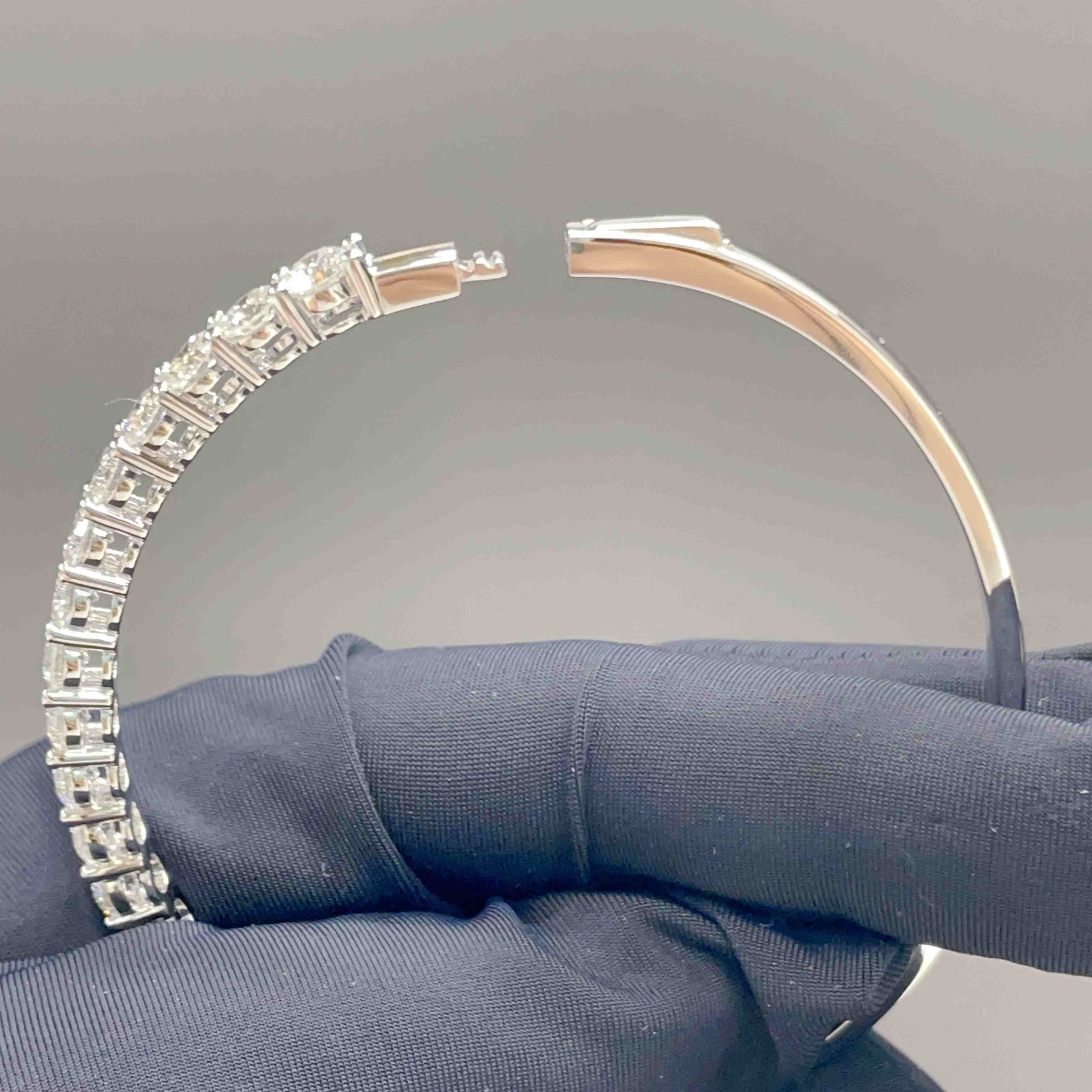 Celoray 9K White Gold 5CT Half Pave Lab Diamond Bangle For Women Celoray 9K White Gold 5CT Half Pave Lab Diamond Bangle For Women