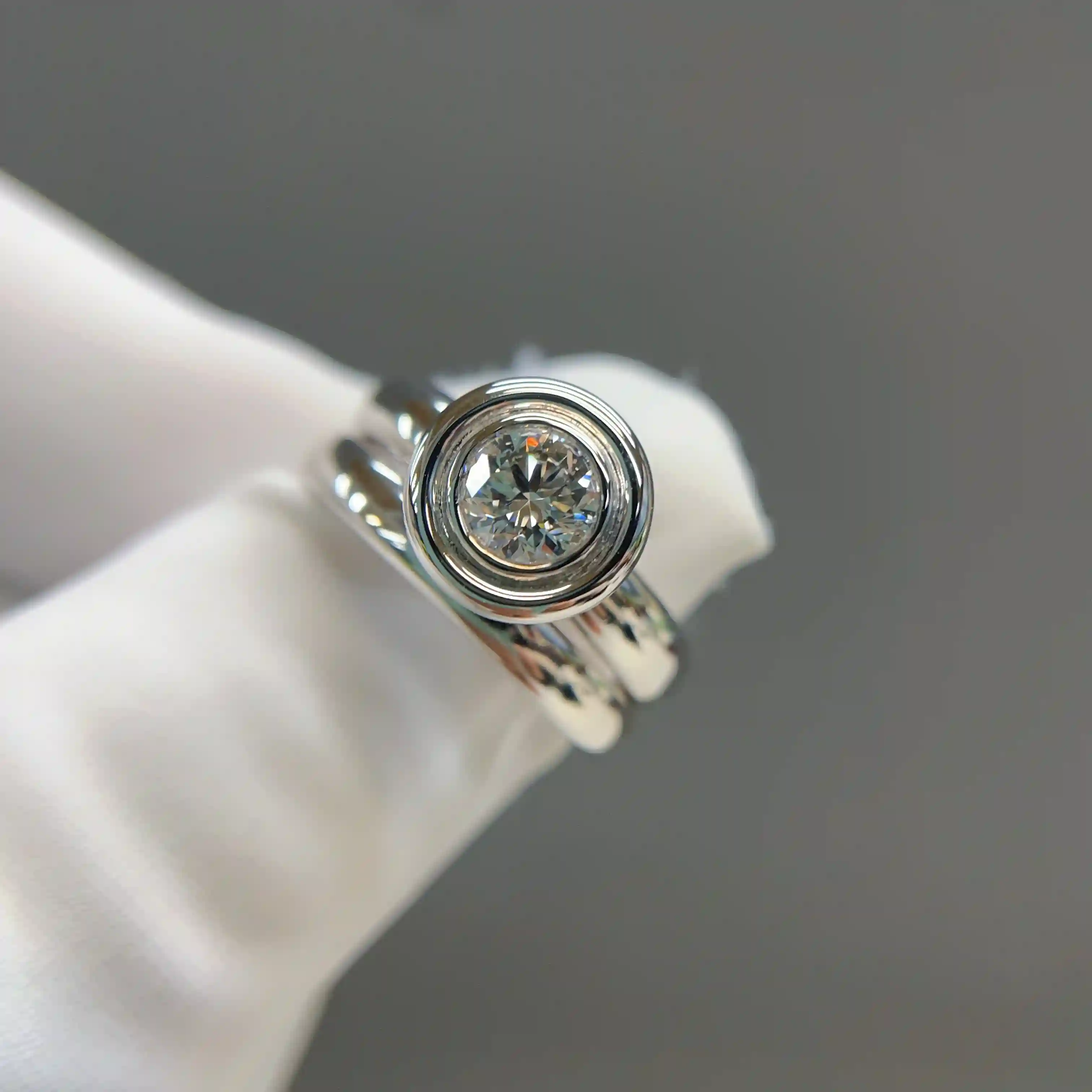 Celoray Custom 9K White Gold Bezel Setting Solitaire Diamond Engagement Ring with Plain Wedding Band (8) Celoray Custom 9K White Gold Bezel Setting Solitaire Diamond Engagement Ring with Plain Wedding Band (7)