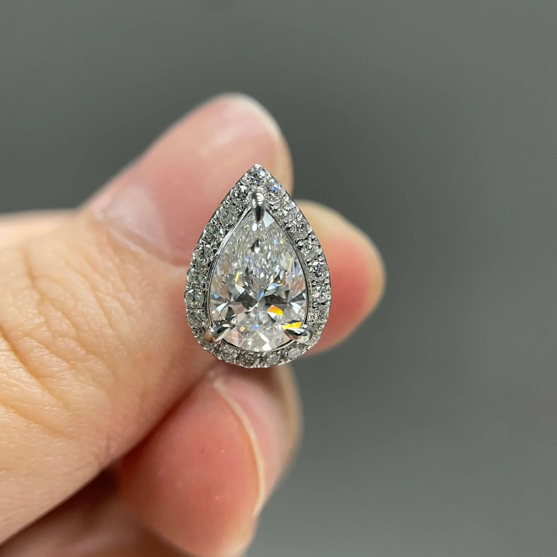 Celoray Custom 18k White Gold 1CT Pear Diamond Earrings with IGI Certificates Celoray Custom 18k White Gold 1CT Pear Diamond Earrings with IGI Certificates