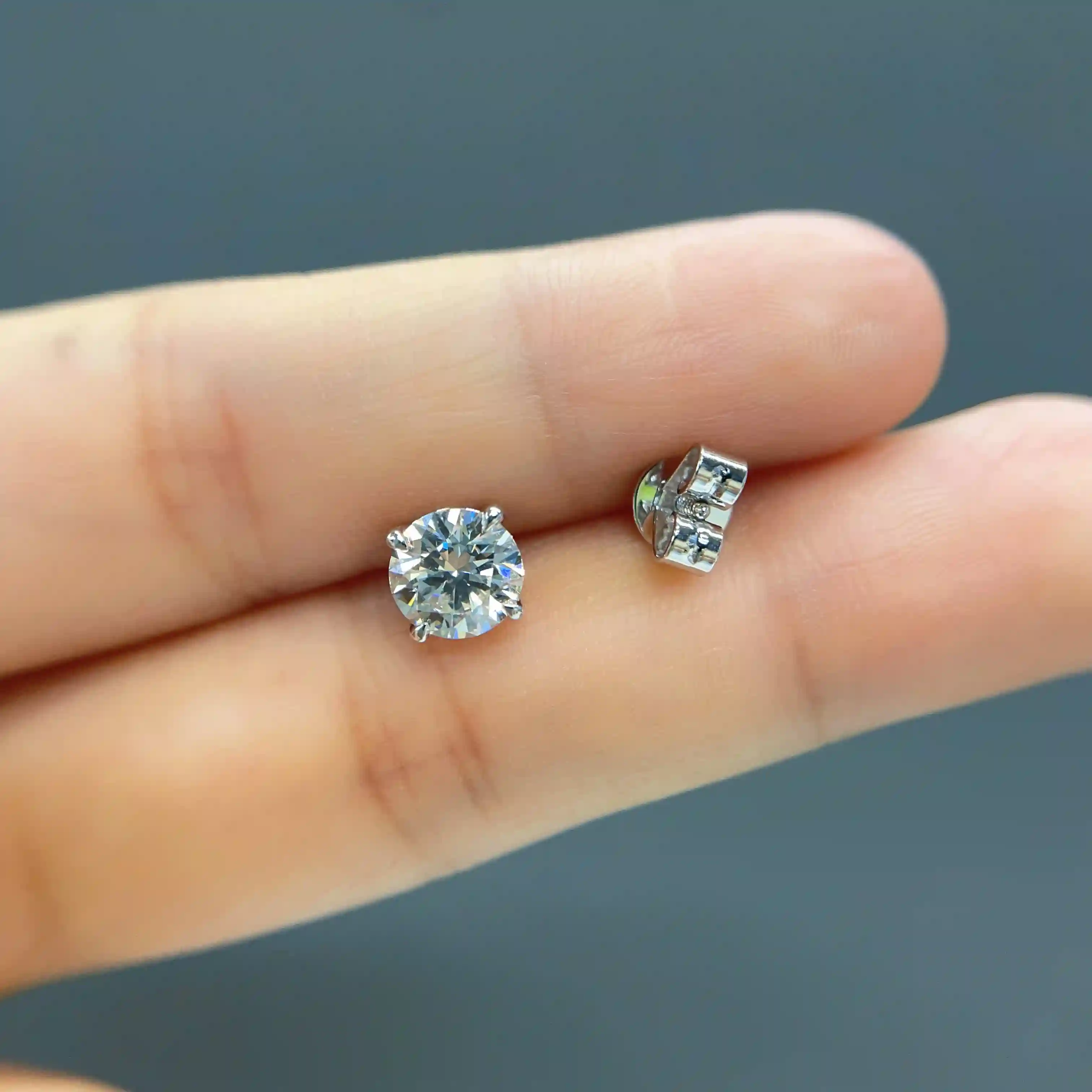 Celoray Custom 18K Yellow Gold 1CT IGI Certificated Round Lab Diamond Ear Stud (1) Celoray Custom 18K Yellow Gold 1CT IGI Certificated Round Lab Diamond Ear Stud