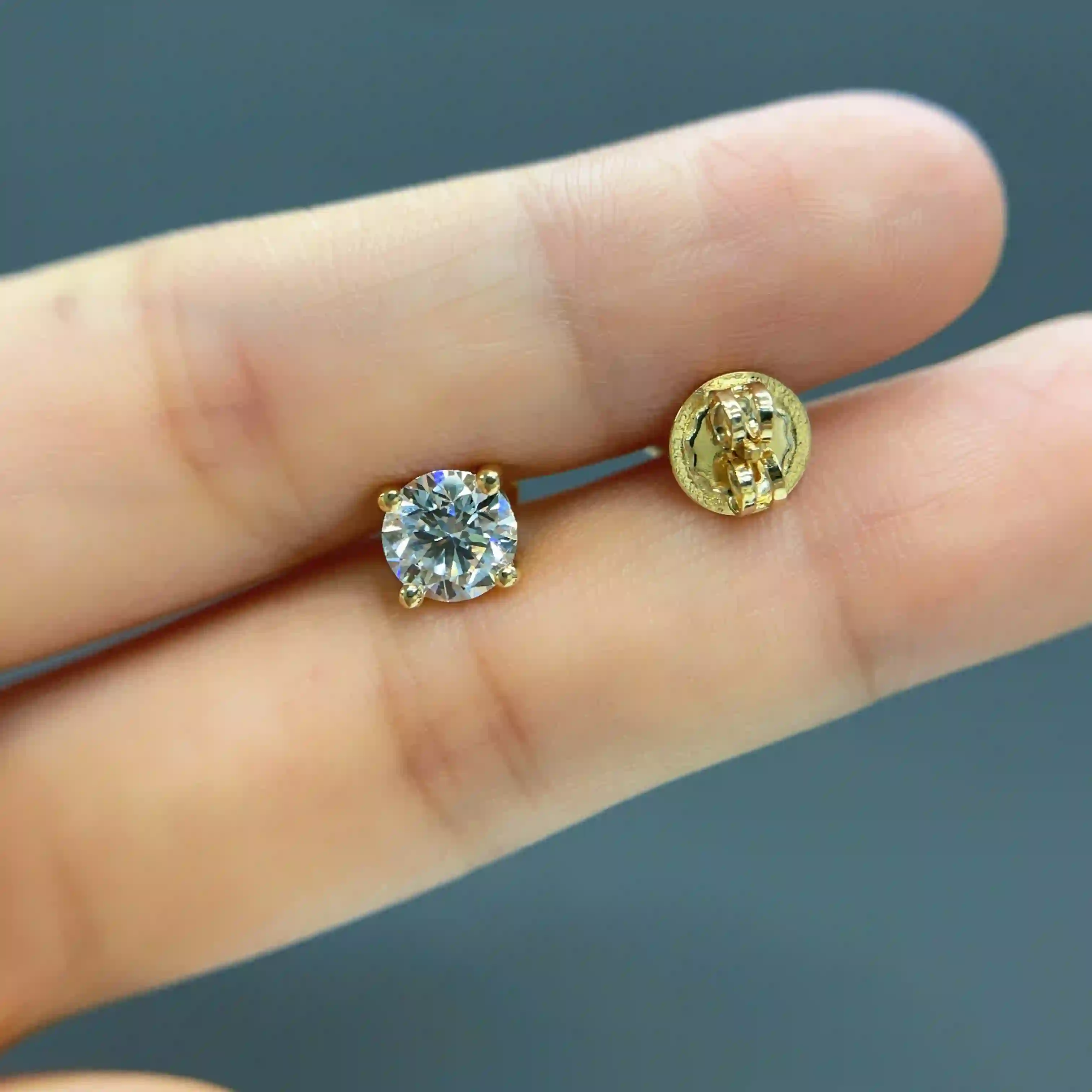 Celoray Custom 18K Yellow Gold 1CT IGI Certificated Round Lab Diamond Ear Stud (5) Celoray Custom 18K Yellow Gold 1CT IGI Certificated Round Lab Diamond Ear Stud