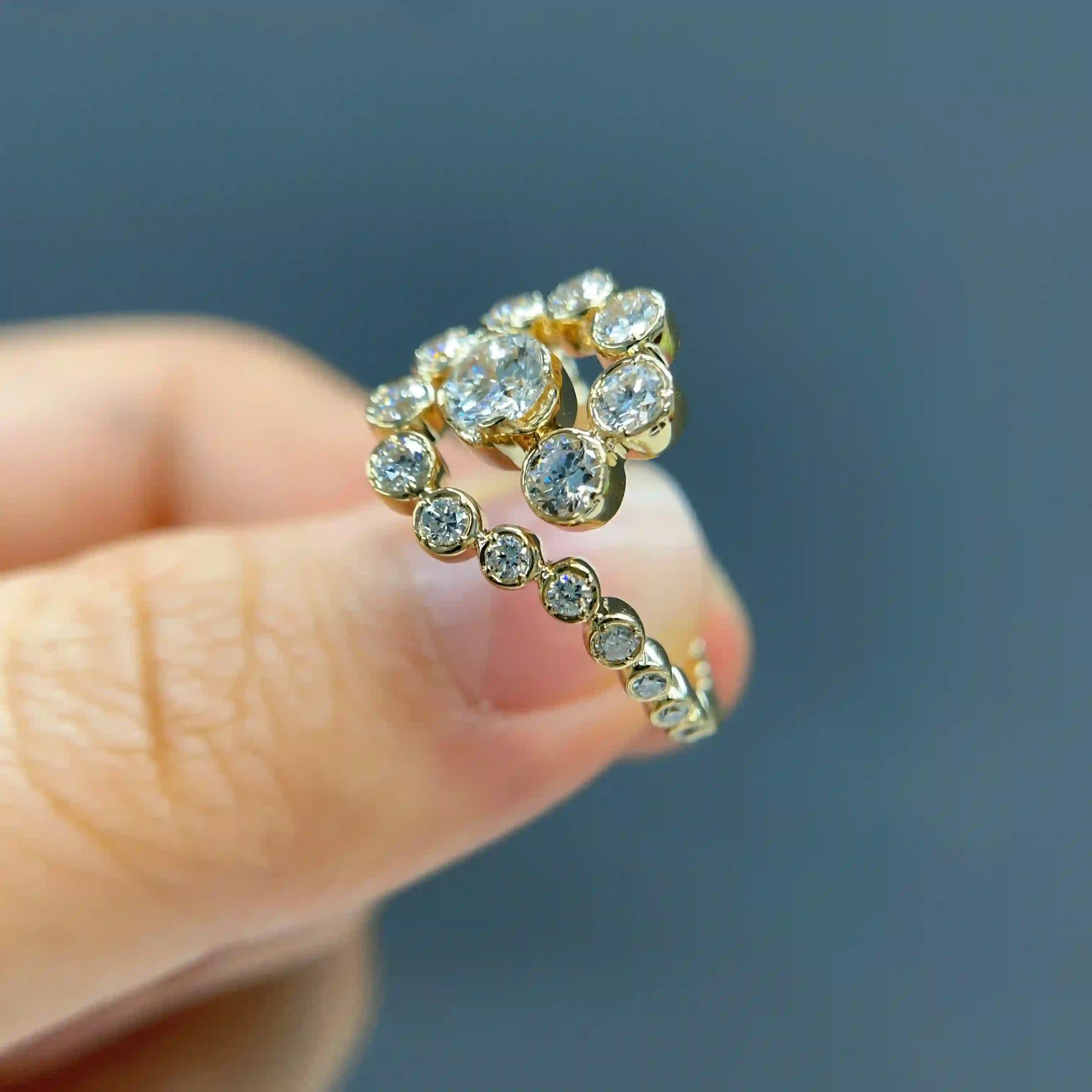Celoray Custom 18K Yellow Gold Graduated Sunflower Diamond Ring for Women Celoray Custom 18K Yellow Gold Graduated Sunflower Diamond Ring for Women