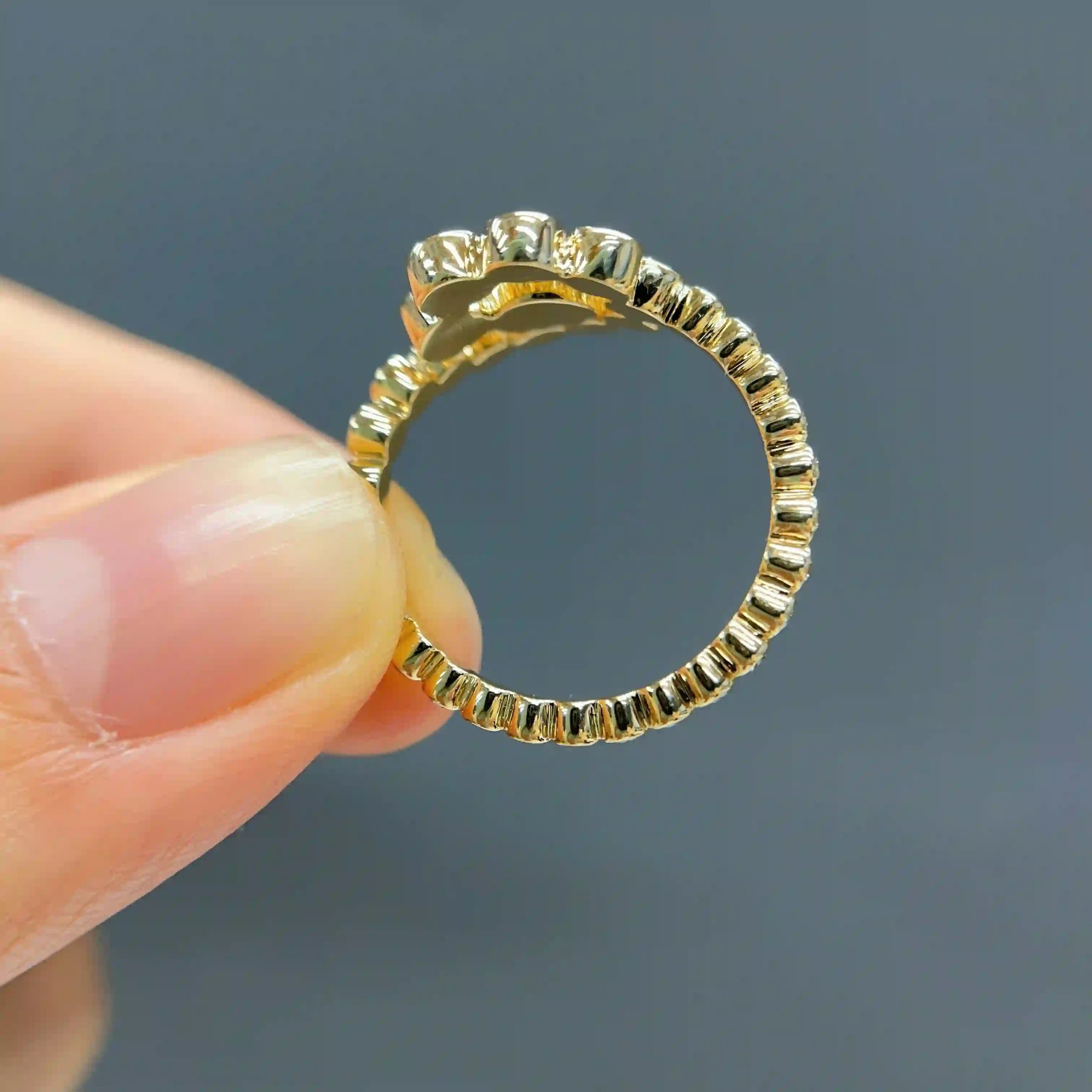 Celoray Custom 18K Yellow Gold Graduated Sunflower Diamond Ring for Women Celoray Custom 18K Yellow Gold Graduated Sunflower Diamond Ring for Women