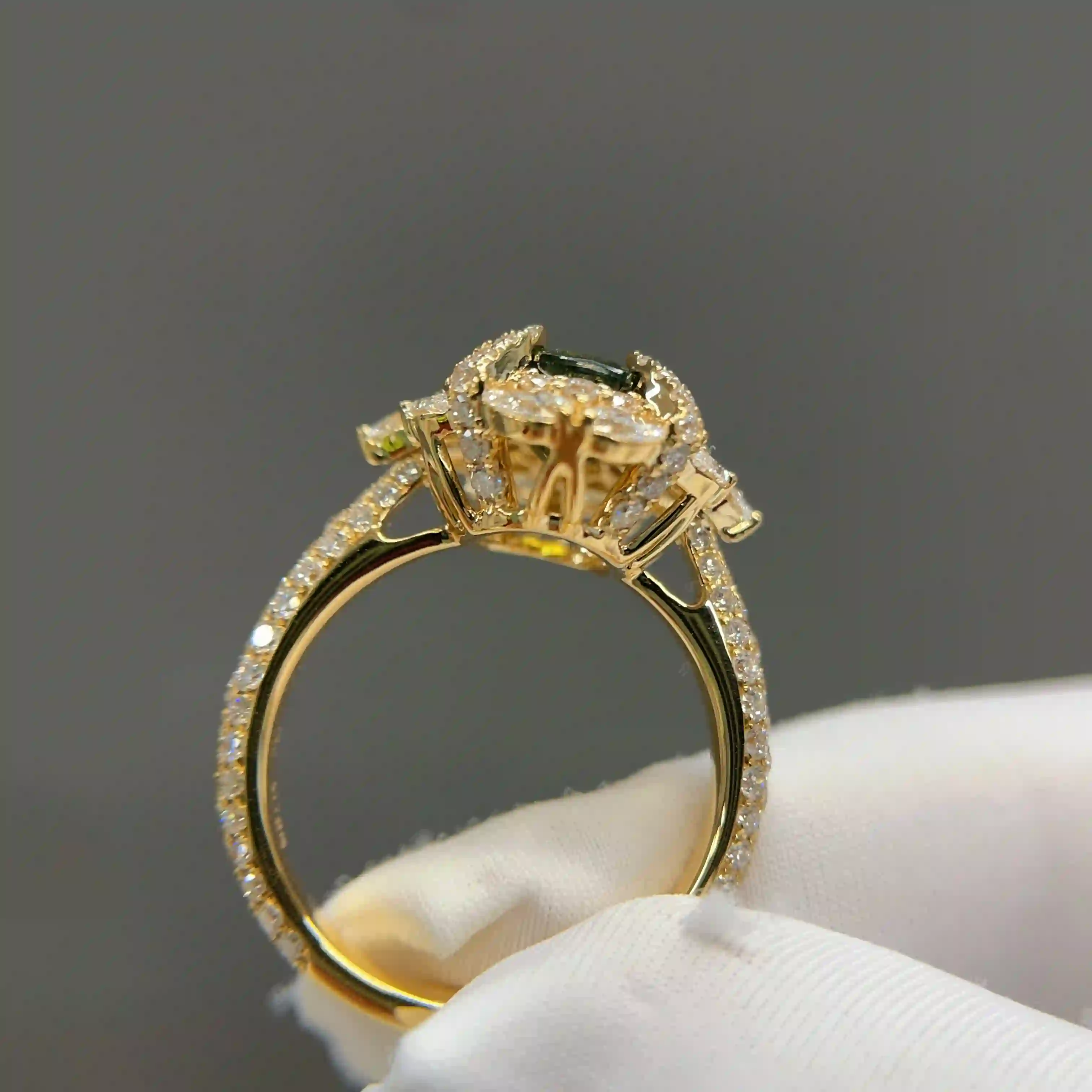 Celoray Custom 18K Yellow Gold Teal Blue Sapphire with Diamond Cluster Setting Ring for Women (4) Celoray Custom 18K Yellow Gold Teal Blue Sapphire with Diamond Cluster Setting Ring for Women